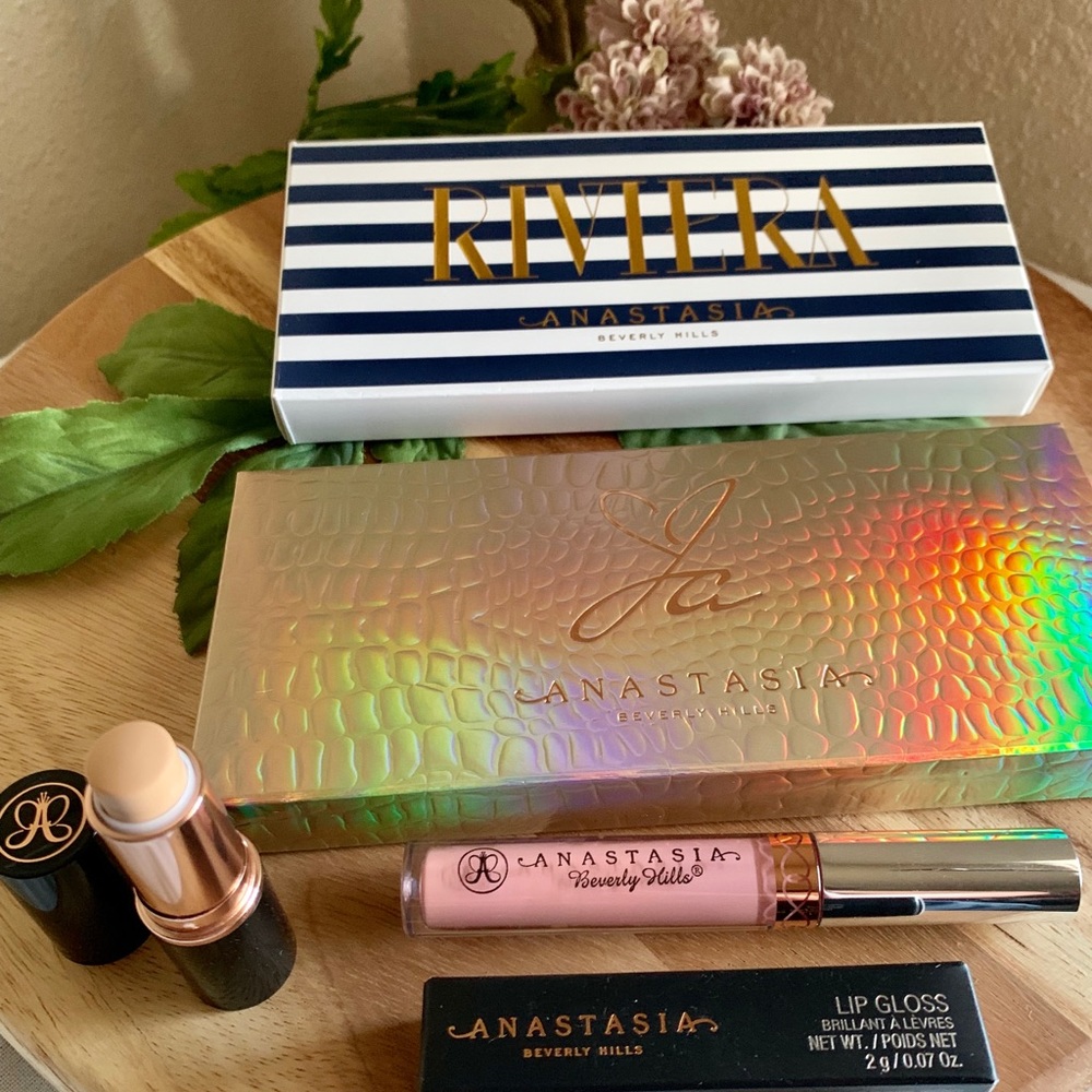 Jackie Aina Palette Lot
